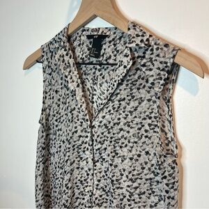 Women’s | H&M sleeveless button down sheer blouse | Size 4